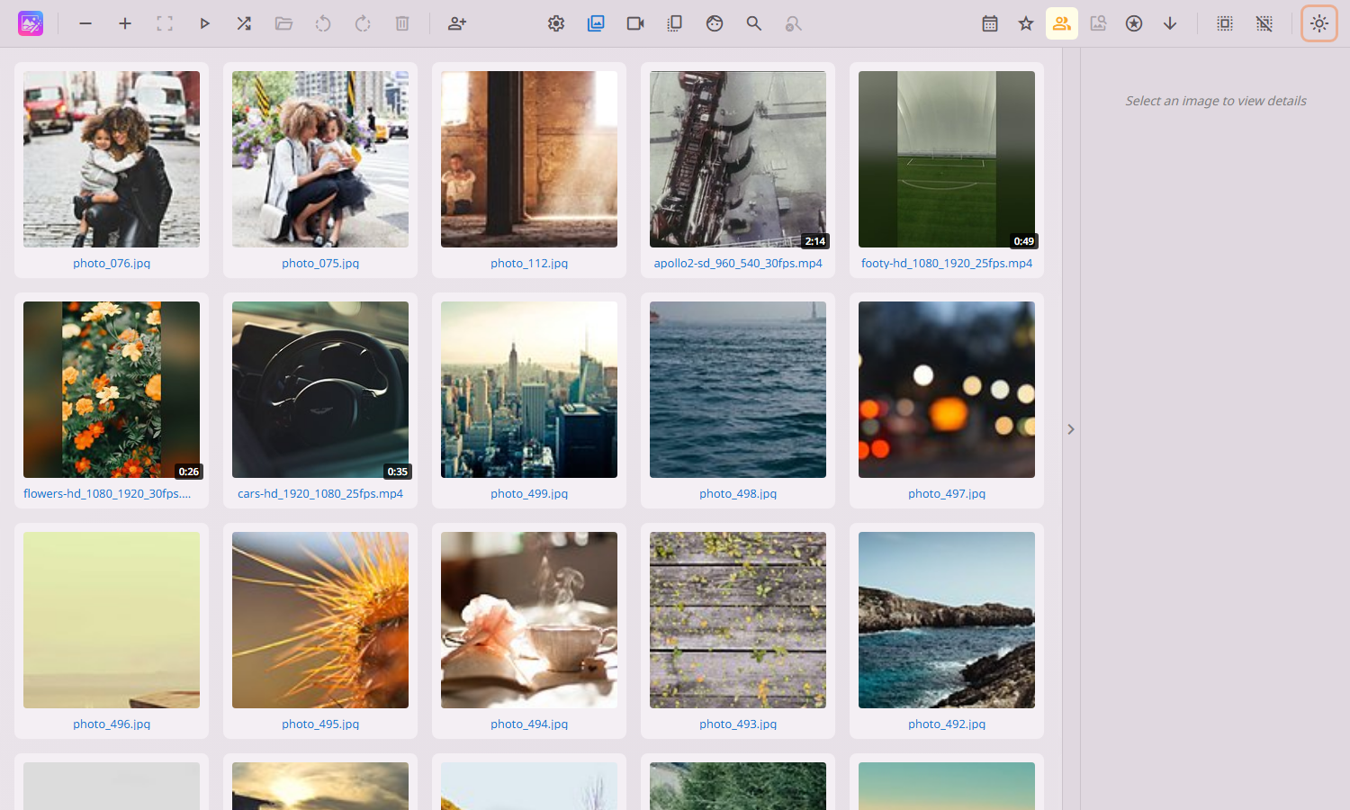 Application in light theme mode
